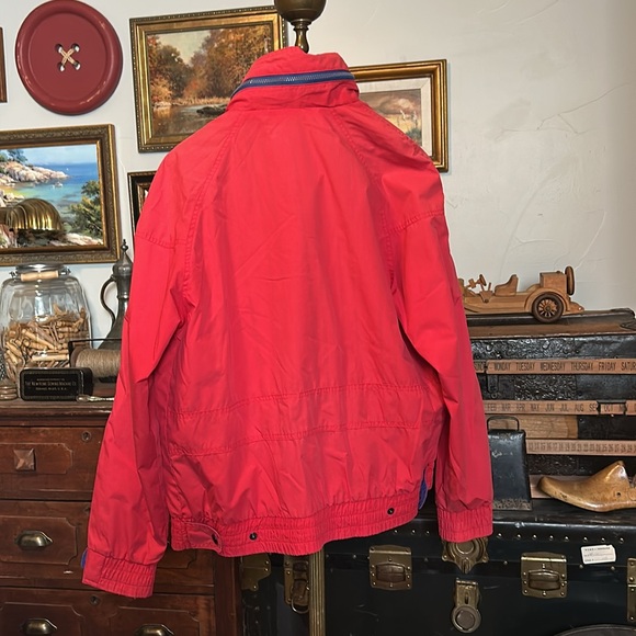 VINTAGE 80s Van Heusen Red Windbreaker Jacket with Striped Lining - Picture 10 of 12